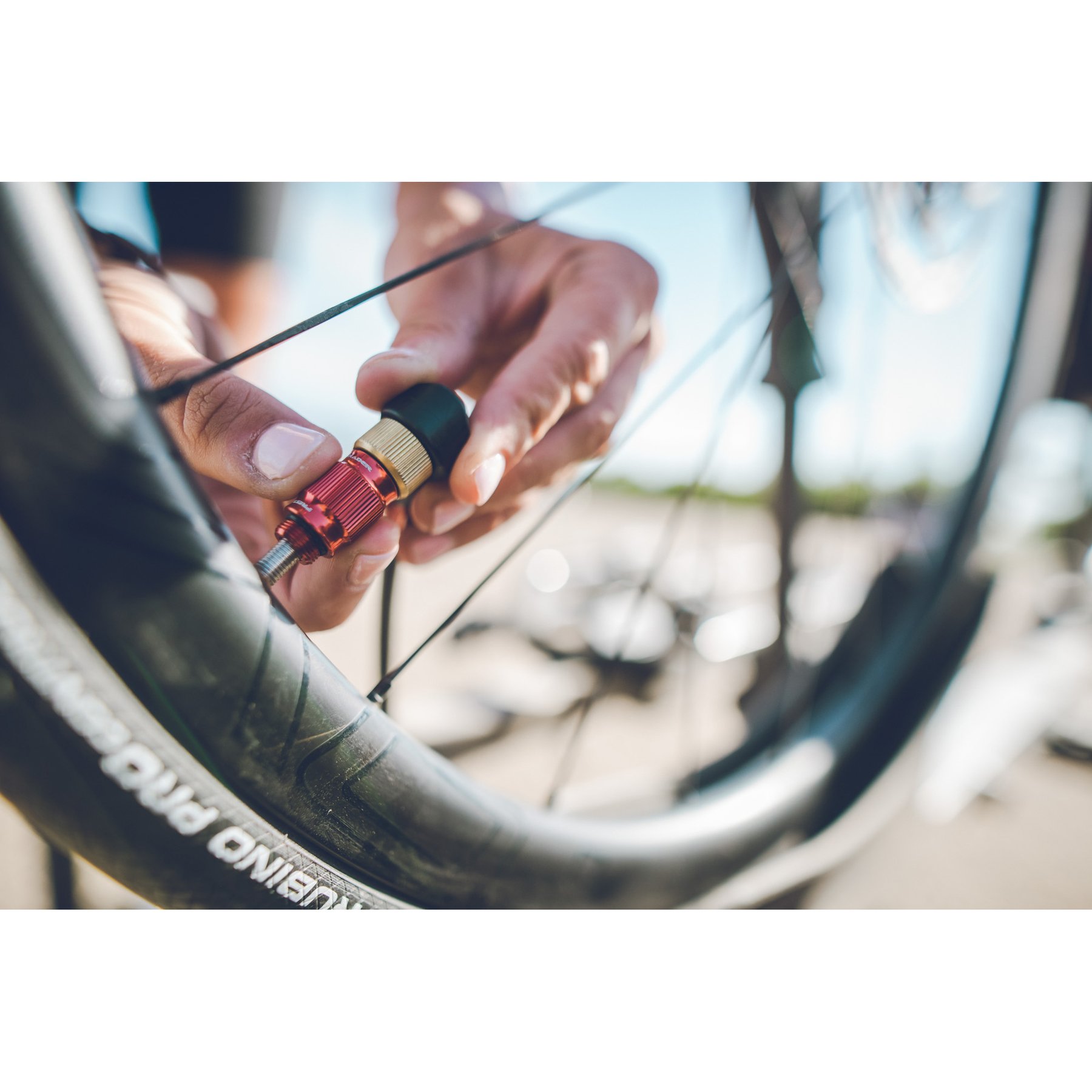 Pumpa Lezyne CNC Digital Drive 3,5 Special Edition Neo Metallic