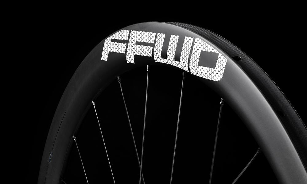 Zapletená kola Fast Forward FFWD Ryot 44 galuska černá bílá Sram XDR