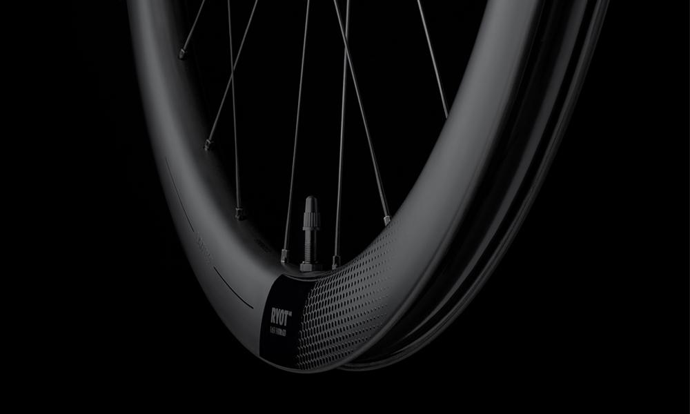 Zapletená kola Fast Forward FFWD Ryot 44 DT 240 plášťová černá bílá Sram XDR