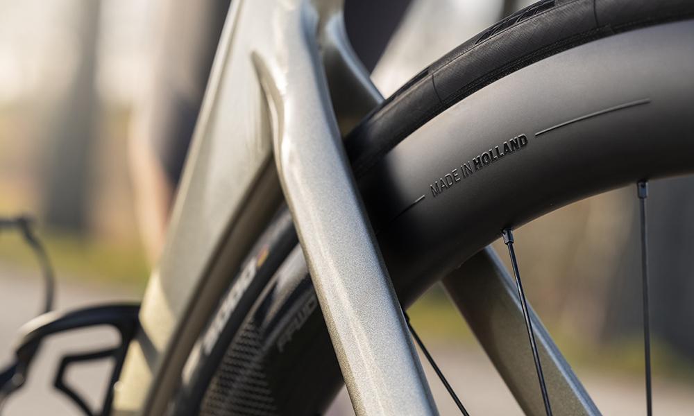 Zapletená kola Fast Forward FFWD Ryot 77 DT240 plášťová černá matná Shimano