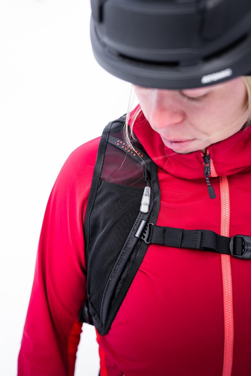 Batoh Atomic Backland UL 16+ red