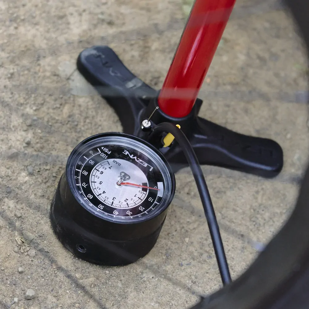 Pumpa Lezyne Sport Gravel Drive červená