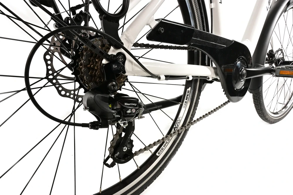 Městské kolo Leader Fox Domesta bílá 2025