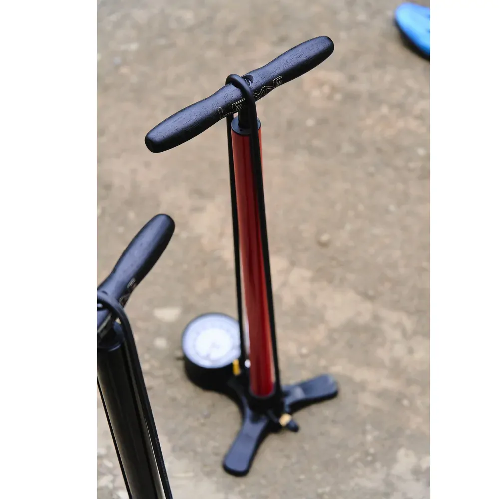 Pumpa Lezyne Sport Gravel Drive červená